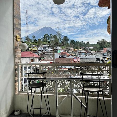 Java Hostel Tumpak Sewu Sidomukti Esterno foto