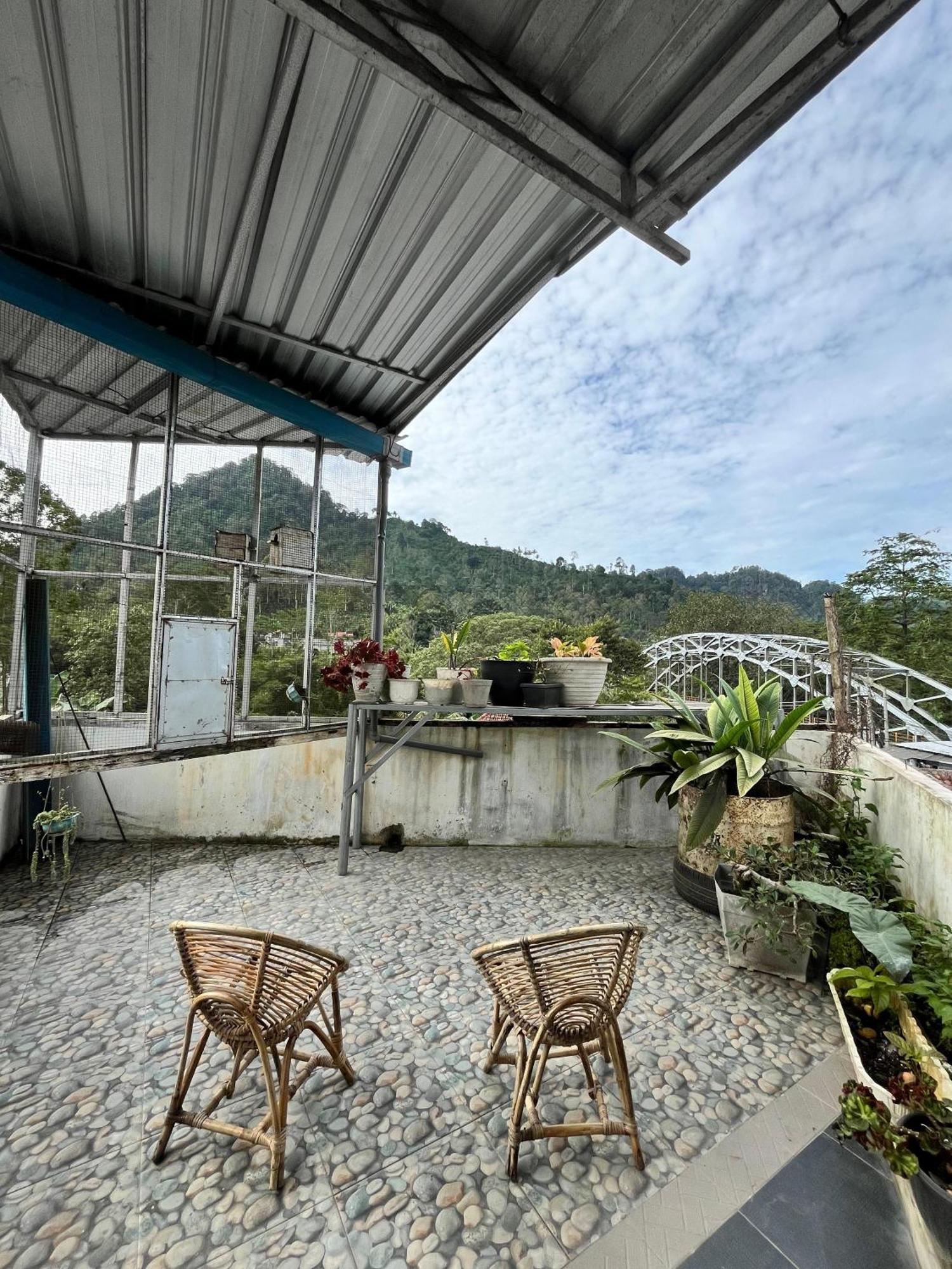 Java Hostel Tumpak Sewu Sidomukti Esterno foto