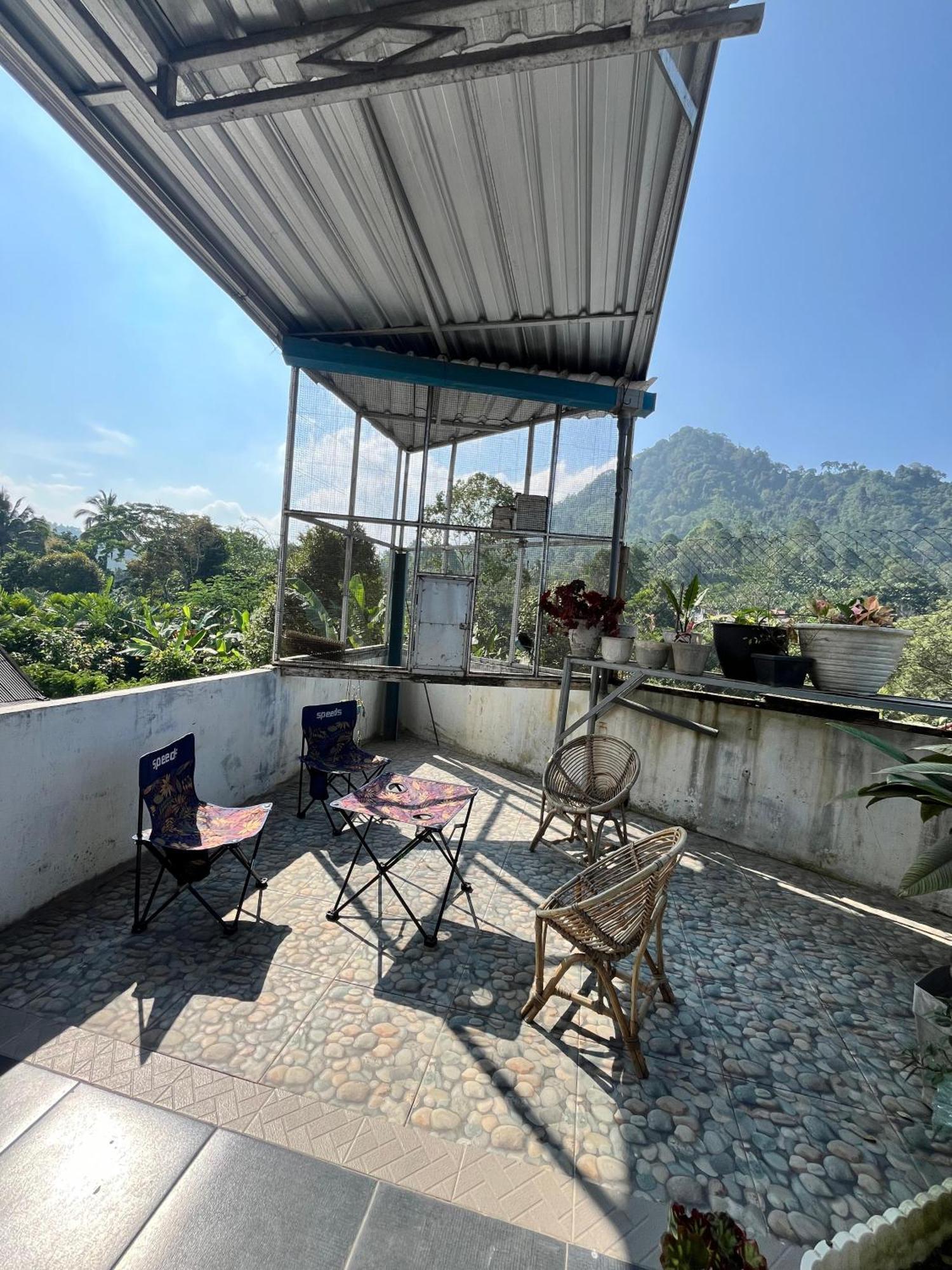 Java Hostel Tumpak Sewu Sidomukti Esterno foto