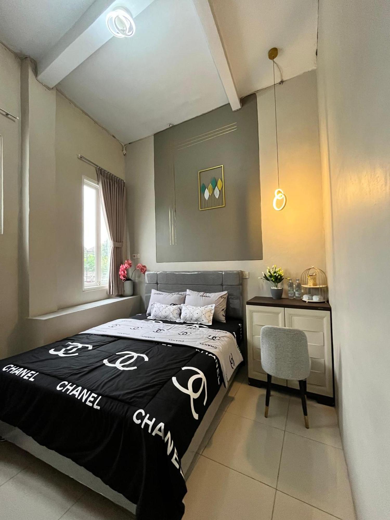 Java Hostel Tumpak Sewu Sidomukti Esterno foto